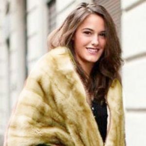 Beatiful and rare colored vintage mink stole